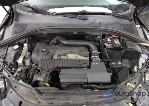 2016 Volvo Xc60 T5 Premier z USA, uszkodzony, nr VIN YV4612RK9G2789574